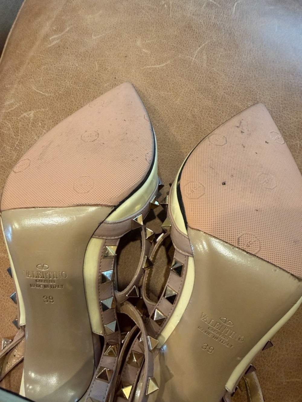 Valentino Beige Patent Pointed Toe Rockstud Strappy Pumps - Picture 4 of 9